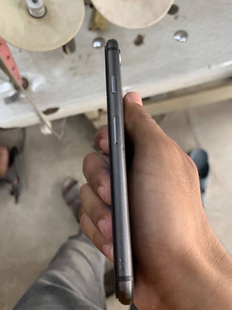 Apple iPhone 8 5