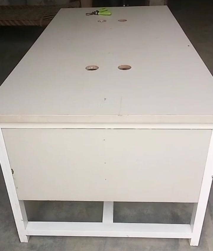 computer table 4