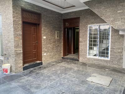 8 marla lower portion for rent