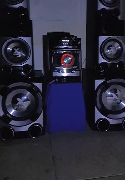 LG home theater system MODEL NO CM 9520 2 sub wofer 4 speakers