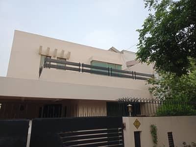 Only Girl 1 Beds Room Available for Rent DHA Phase 4 Block JJ Lahore