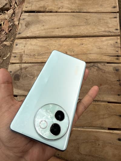Vivo V30e