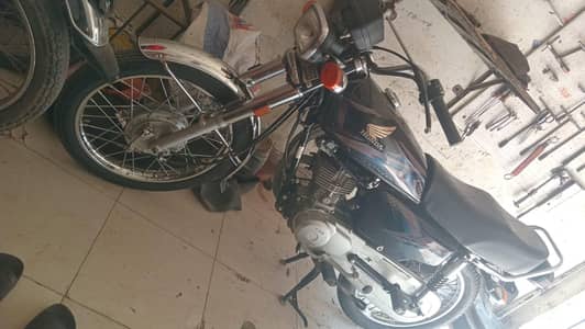 24/25model bilkul fresh Hay 175000 final price no bhas urgent sale