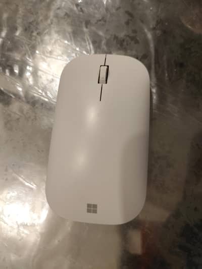 Microsoft bluetooth mouse almost new