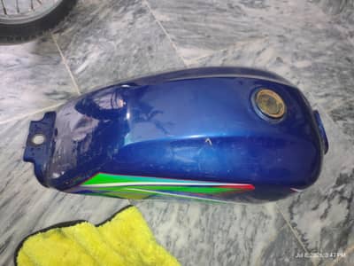 Honda prider tanki tape front viser