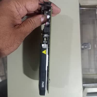 P400 DDR5 2GB 64 BIT 10/10 CONDITION
