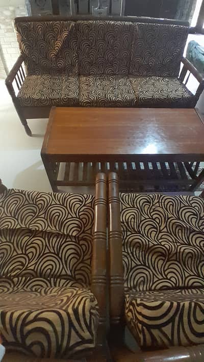 MATERIAL : North Indian rosewood