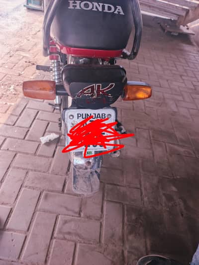 m apni bike sale krni ha jo 19522 km chli ha onehand use m ha k