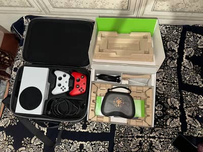 XBOX SERIES S US 2 CONTROLLER 9 With AAA TITLES