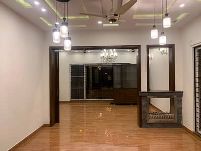 1 Kanal House For Rent DHA Phase 7 150 Feet Main Road Back Side Prime Location