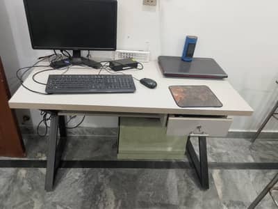 Office table