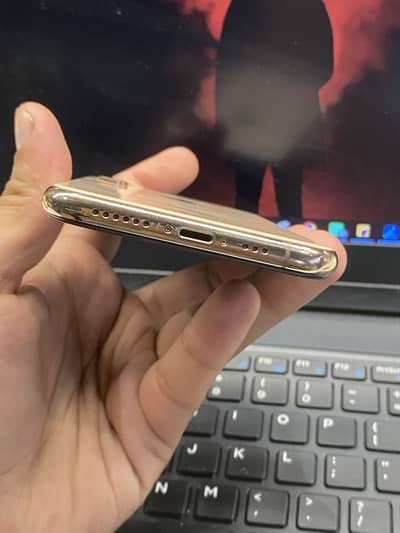 I PHONE XS PTA APPROVED (WITH BOX)