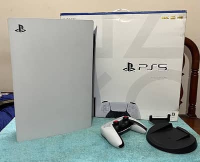 PlayStation 5 PS5 Sealed Disc Edition with Box and Controller