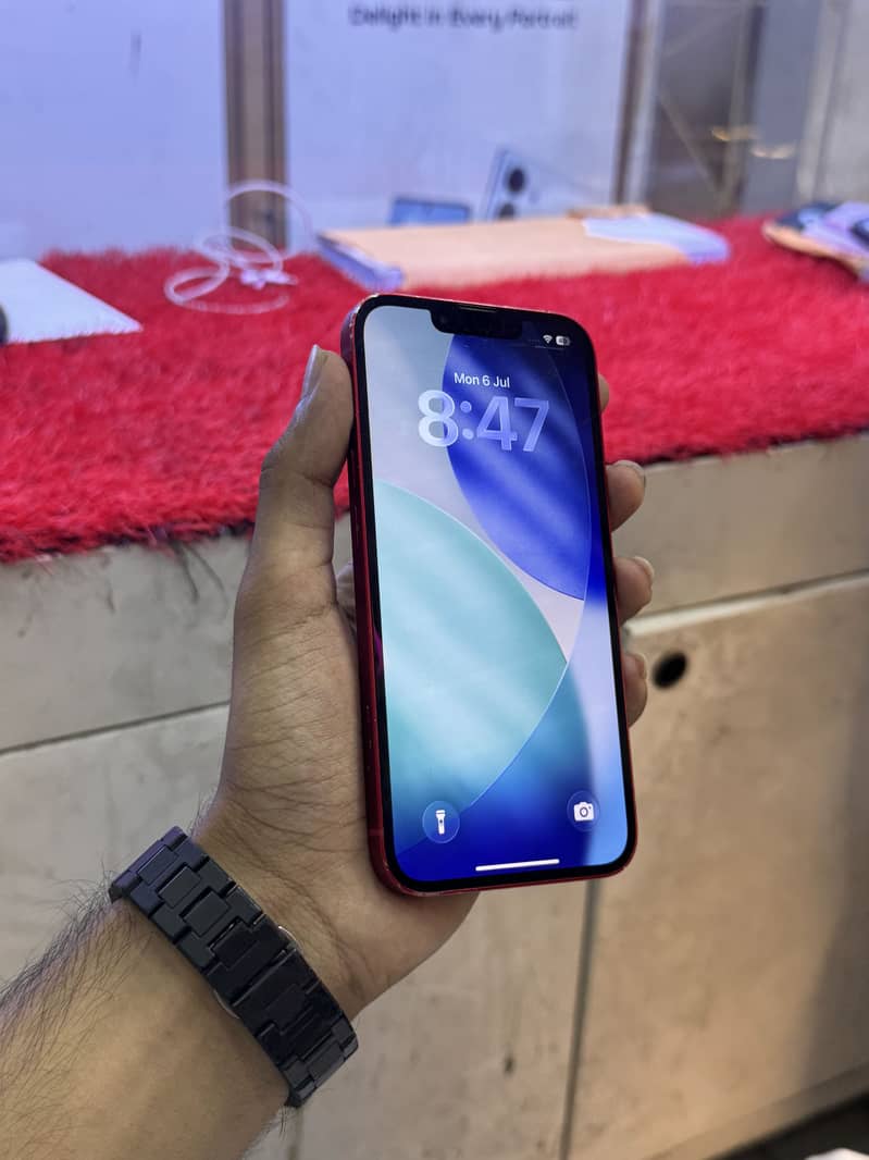 Apple iPhone 13 1
