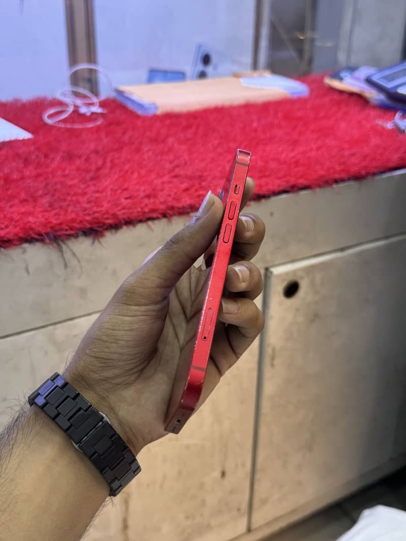 Apple iPhone 13 3