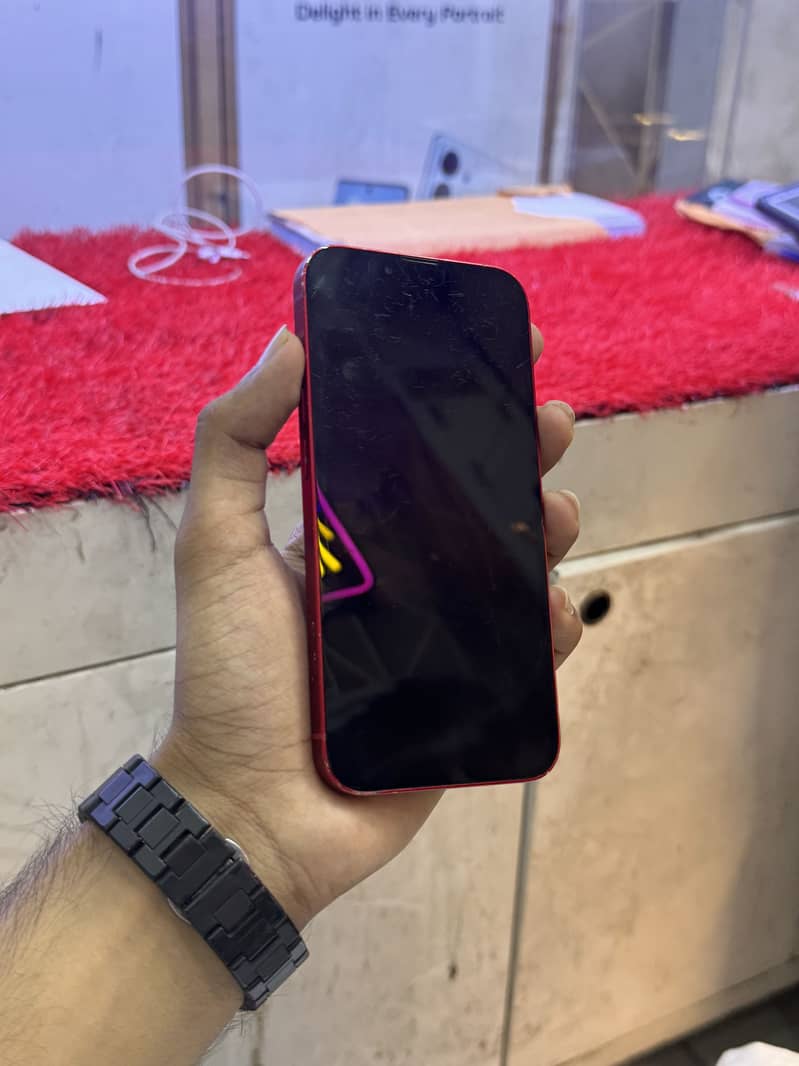 Apple iPhone 13 4