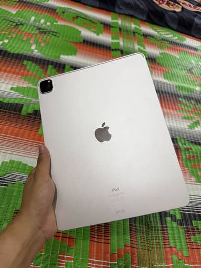 iPad Pro (12.9-inch) (5th generation)