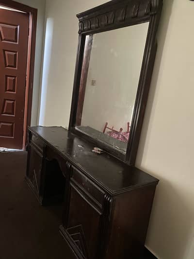 BED SET for sale ( BED ) side tables ) Dressingtable)