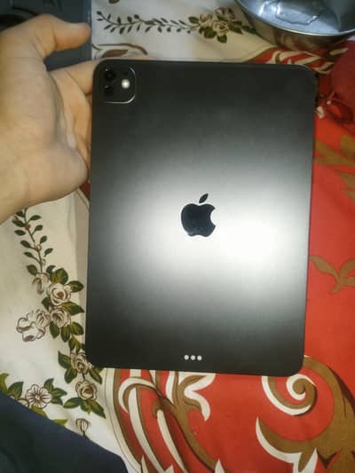I pad pro m5 3 mouth used 9 mouth warranty ha