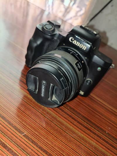 Canon M50