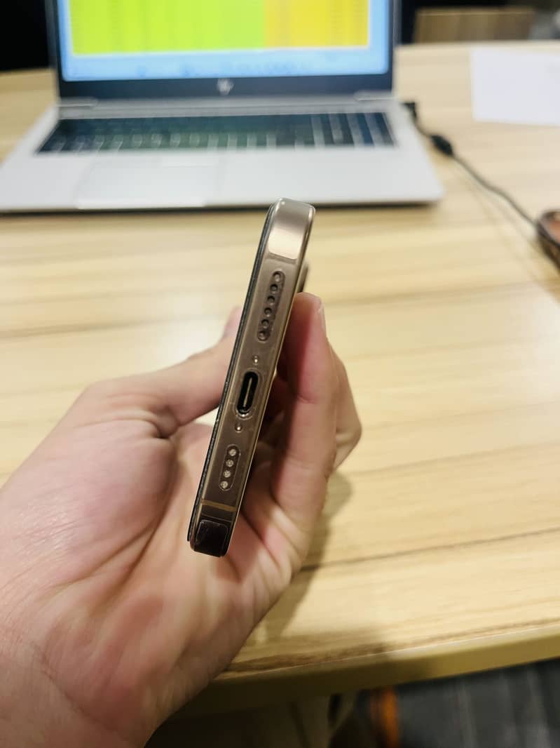Iphone 16 Pro Max 5