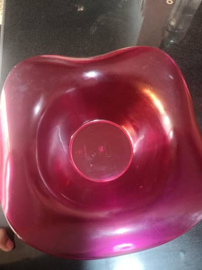 Red Square Plastic Serving Bowl – Good Condition