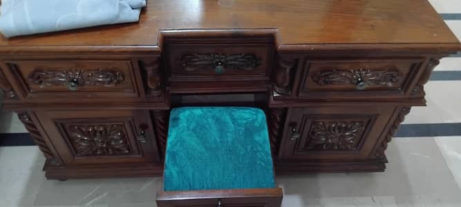 Premium Wooden Dressing Table with Mirror & Drawers