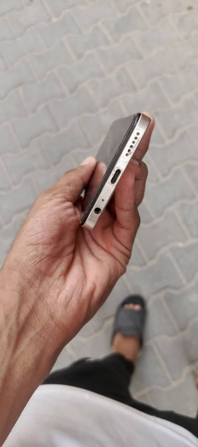 Infinix Smart 8 Pro 16gb ram 256 memory