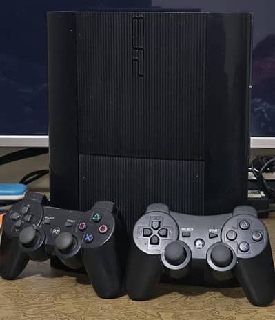 PS3 Super Slim Jailbroken 500Gb / 2 Controllers