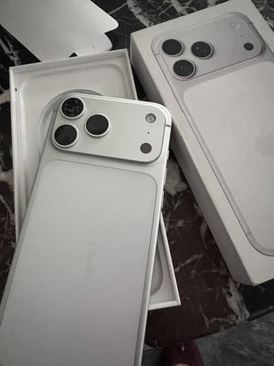 Apple iPhone 17 Pro Max JV