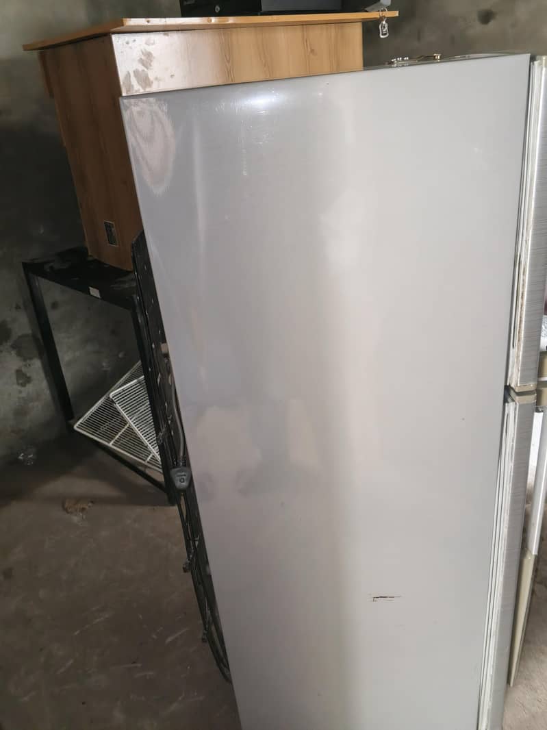 dawlance fridge 1