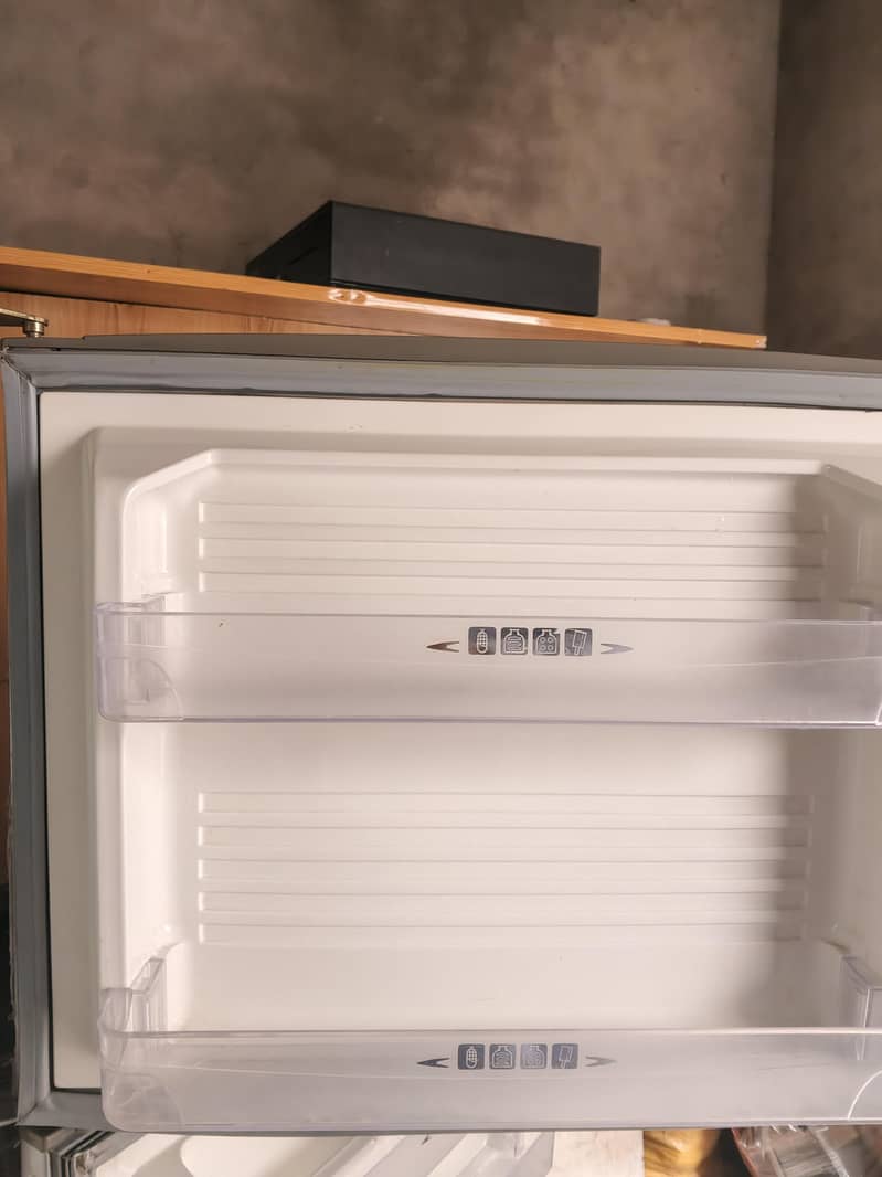 dawlance fridge 2