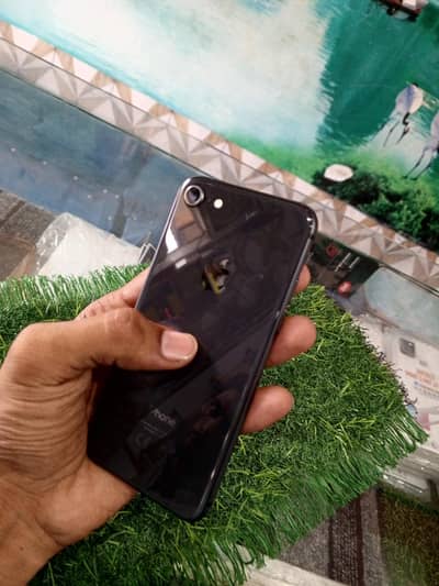 Apple iPhone 8