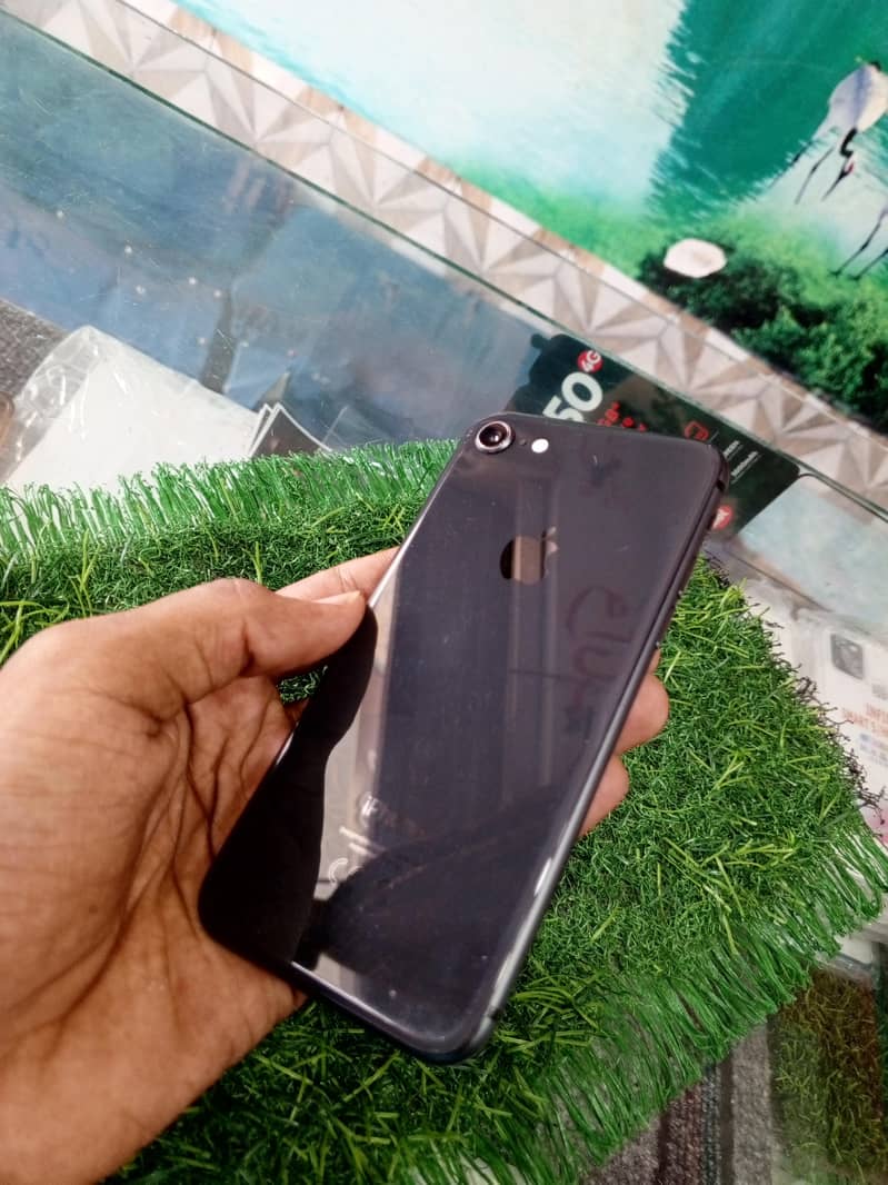 Apple iPhone 8 2