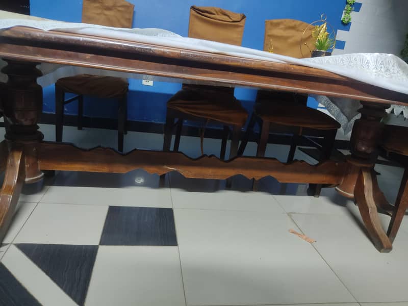 Dining Table (8 Seaters) 4