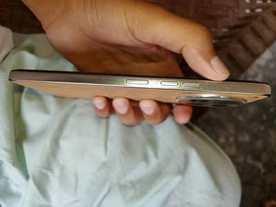 Tecno Camon 30