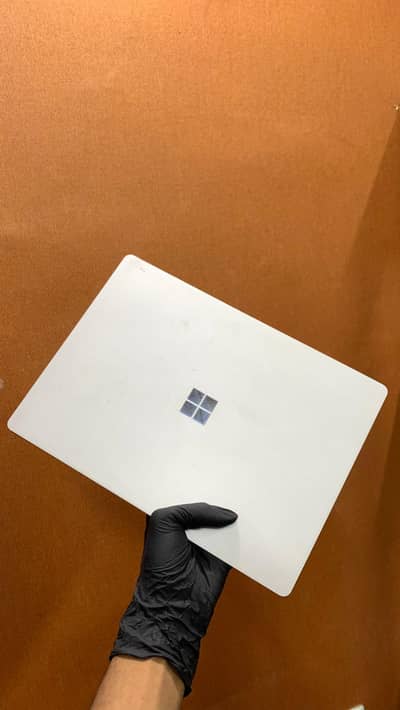 Microsoft Surface laptop 2 | 16/512
