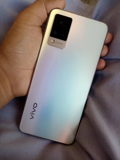 Vivo V21