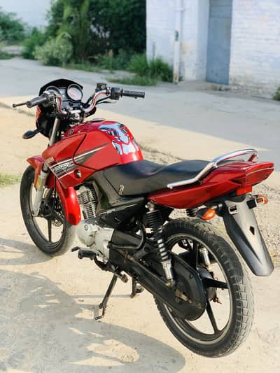 Japanese ybr 2015 in 10/9 condition whatsapp :03359132302