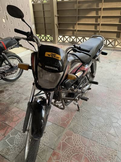 Honda pridor black colour 2014 model