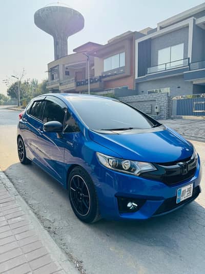 Honda Fit hybrid 2015 full option