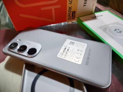 tecno spark 40pro plus 256 gb
