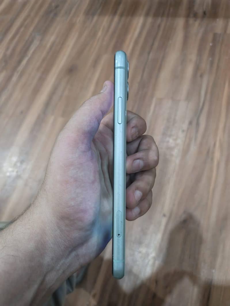 Apple iPhone 11 3