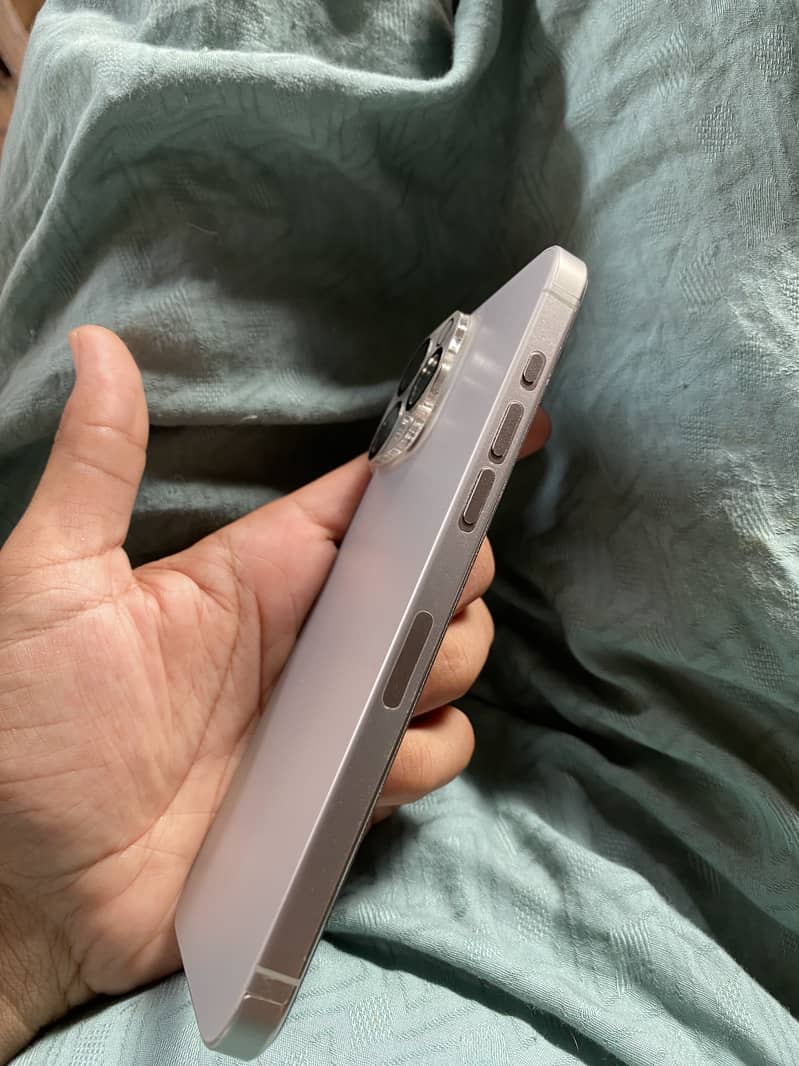 Apple iPhone 15 Pro Max 5