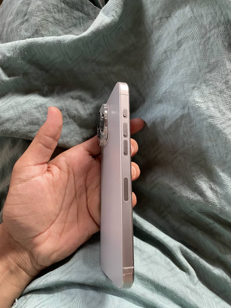 Apple iPhone 15 Pro Max 7