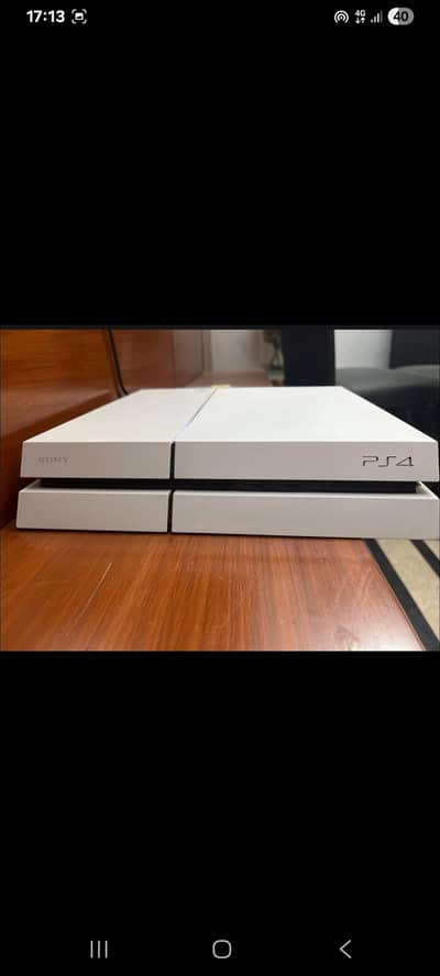 Playstation 4 (fat-glacier white) available