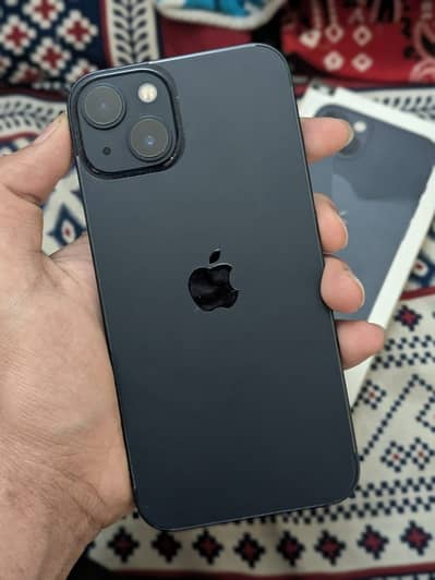 Apple iPhone 13