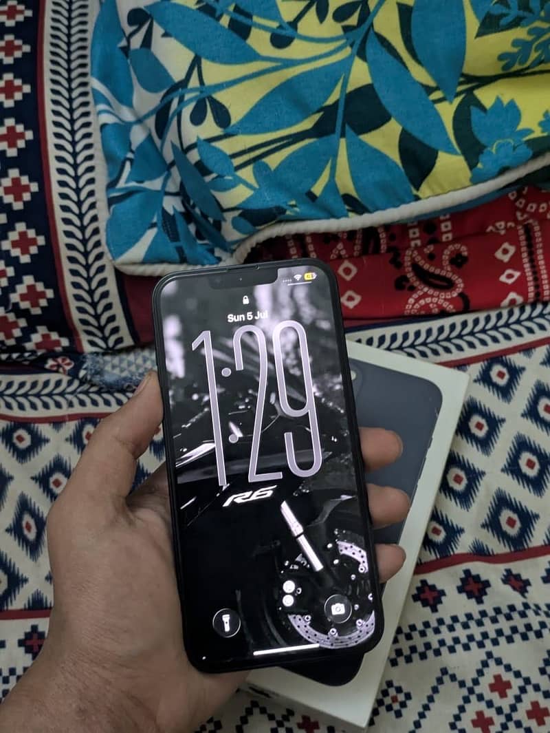 Apple iPhone 13 1