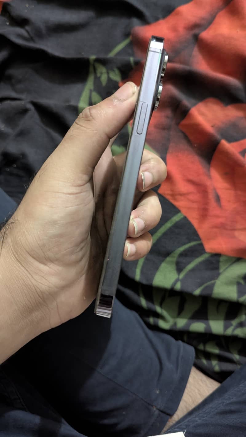 Apple iPhone 14 Pro Max 6