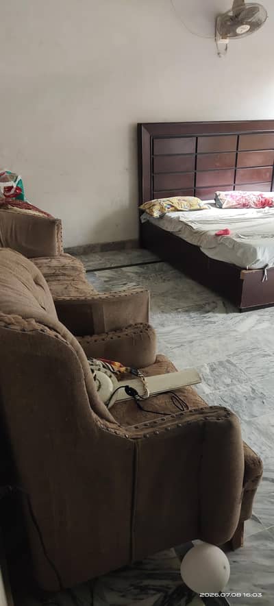 3 marla Triple story House gor sale